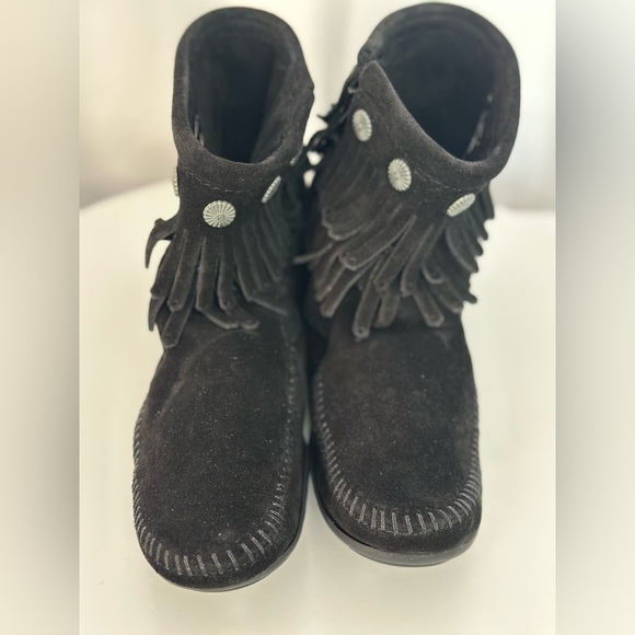 Minnetonka High Top Side Zip Boot (SH103) - Picture 1 of 11